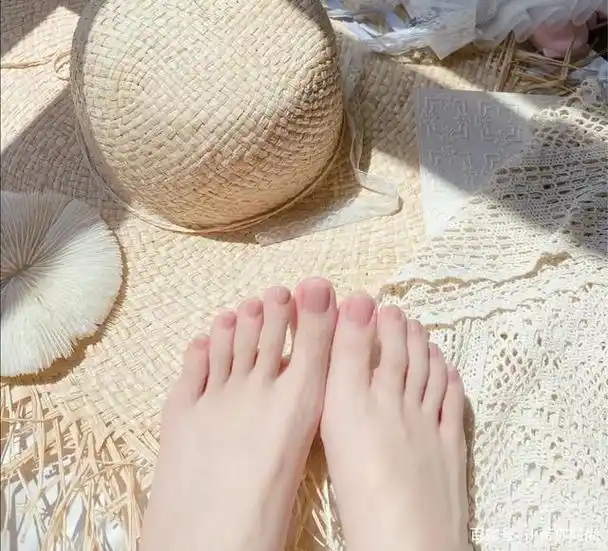 超显白足部美甲,让你从头美到"脚"