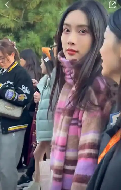 周也身高五五分,与孟子义同框被艳压|杨紫|杨幂|女明星|迪丽热巴|古力