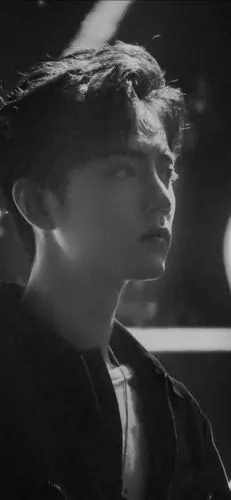 肖战神级黑白壁纸背景