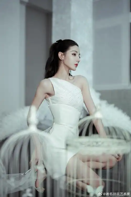 迪丽热巴这发际线##袁弘给马东新节目加油