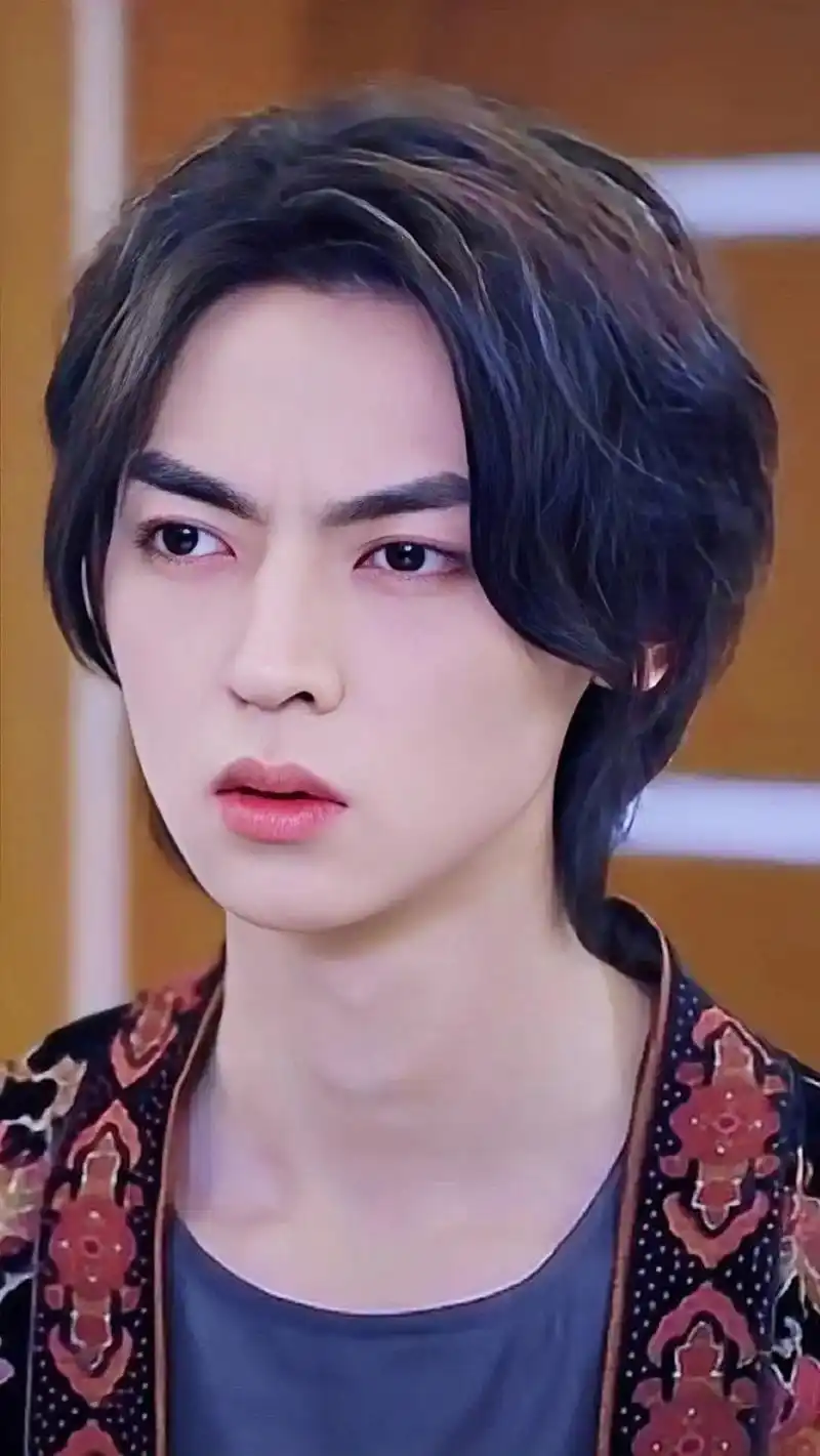 有喜欢立安这套造型的吗#陈立安 #向全世界安利陈立安 #近距 - 抖音