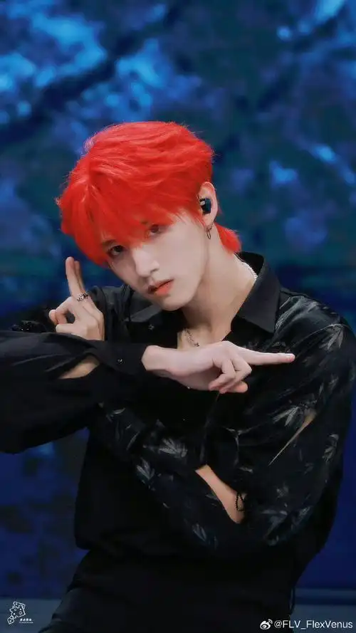 感谢@tf家族-朱志鑫佩戴flv银河系列珠光星辰项链被惊艳到了!