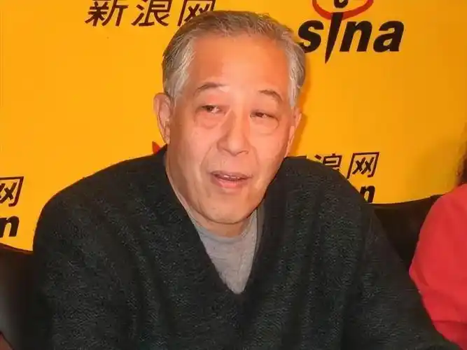 回顾著名演员文兴宇不听妻子的劝告戒烟后半生让妻子黯然流泪