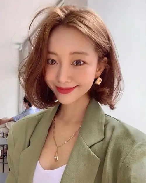 个子矮适合什么发型女(小个子什么发型好看)