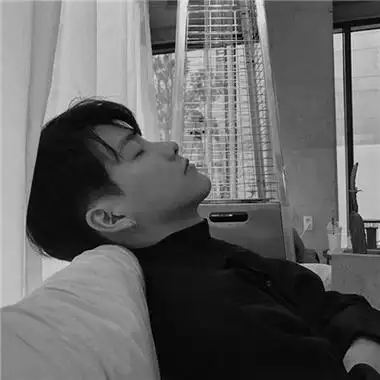 男生黑白图片大全伤感孤独