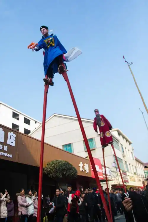 高跷上的演员 - 汨罗长乐摄影专区(相机拍摄区) - 国家地理中文网