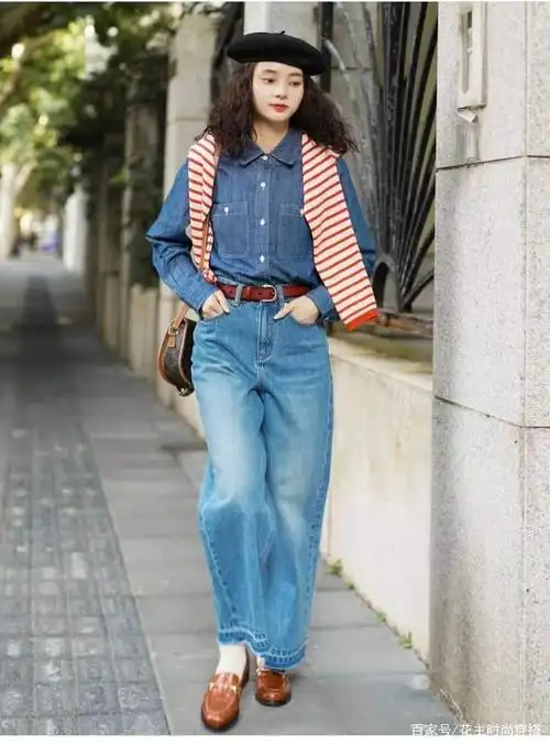 休闲风的穿搭少不了牛仔裤的搭配,牛仔的款型中,直筒的廓形是比较经典