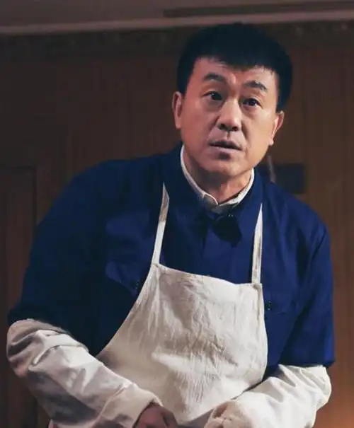 何冰结婚几十年从没有过绯闻如今来看妻子李海洋才是大赢家