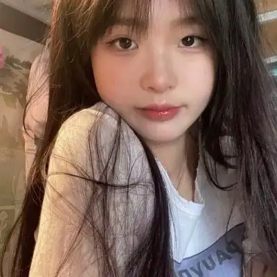 适合20岁女孩用的女生头像图片