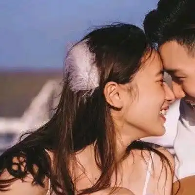 情侣真人头像一人一张分开一左一右情侣头像真人两张配对