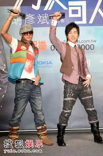 4年没女人胡彦斌欲火旺 向罗志祥学耍性感(图)