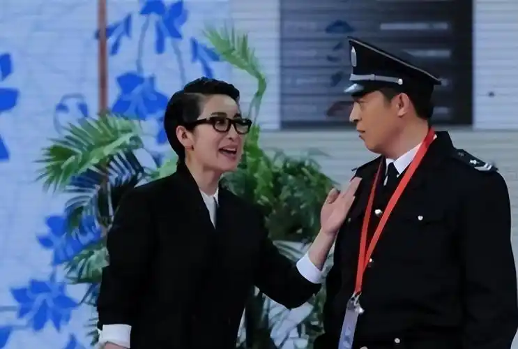 回顾演员孙涛16次登上春晚27年容颜依旧幸运的是娶了李莉