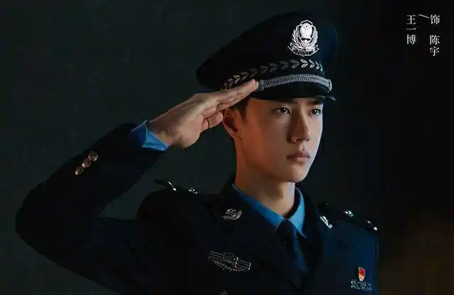 陈晓和王一博在这部剧中都饰演警察,他们一个人打入了犯罪团伙内部,另