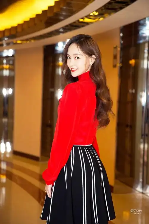 唐嫣盘点170506唐嫣近期大事件盘点商演忙不停事业全开花