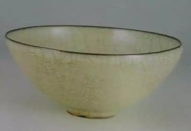博物馆文物介绍——宋代官窑青釉圆洗