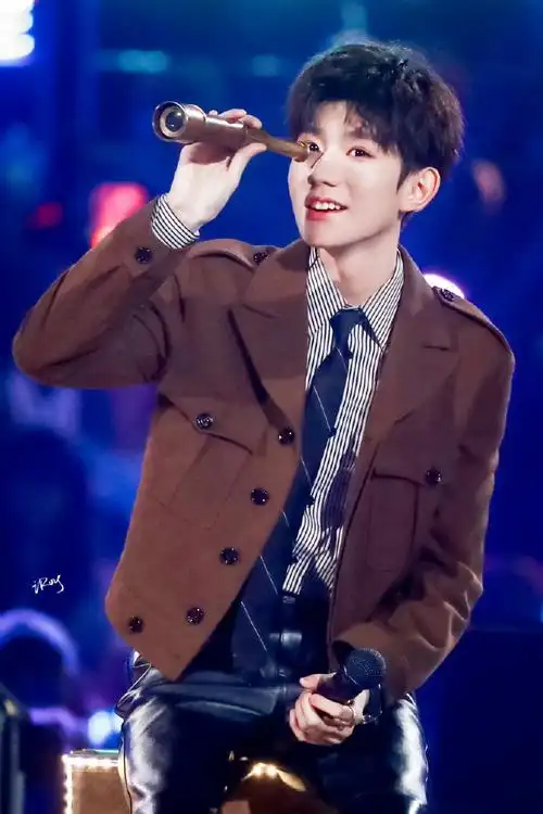 还麦粒肿了 心软软@tfboys-王源王源超话#王源看我们如何相遇vlog