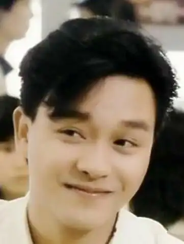 20多岁和40多岁的张国荣,对比颜值后除发型外,其他的完全没变化