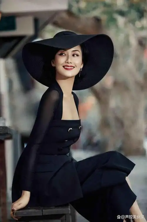 年轻时一眼万年年老后成为妈妈专业户这些女星让人意外又惊艳