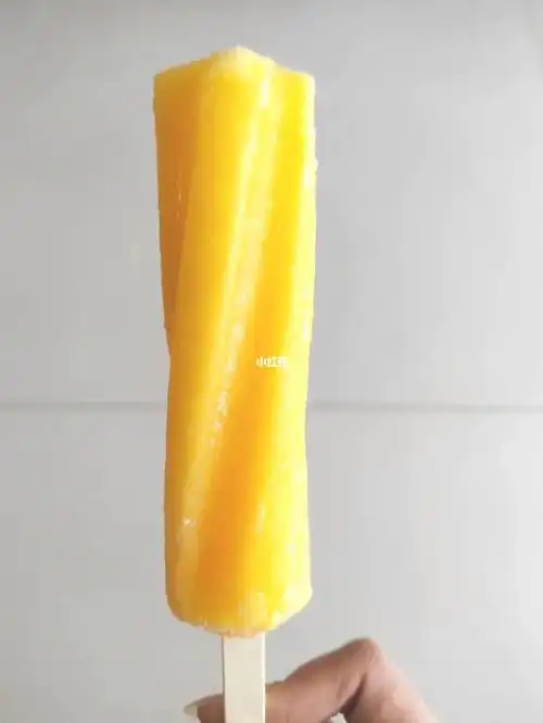 雪糕小评和路雪菠萝喳喳