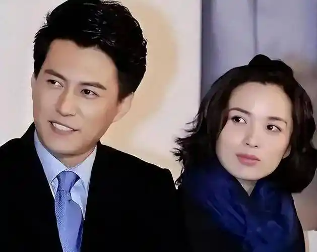 靳东亲妹妹曝光!41年的秘密终于解开,网友:怪不得这么有才华!