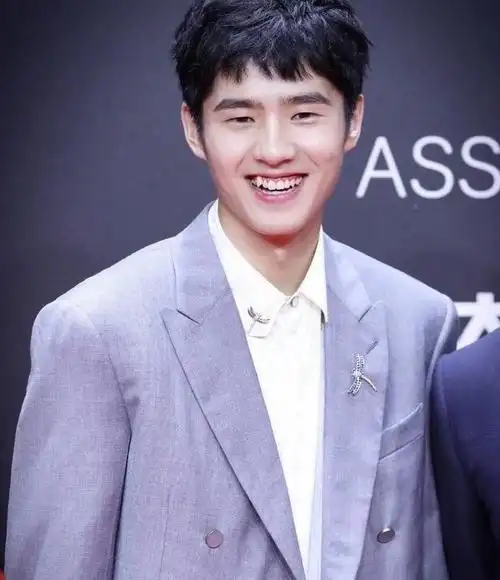 baby变成功案例,热巴烤瓷牙显老了|模特|张雪迎|佟丽娅|刘昊然|王俊凯