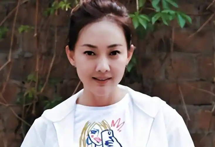 "舞台女神"牛莉,为何甘心嫁给"普通男人"?_刘亚东_视频_网友