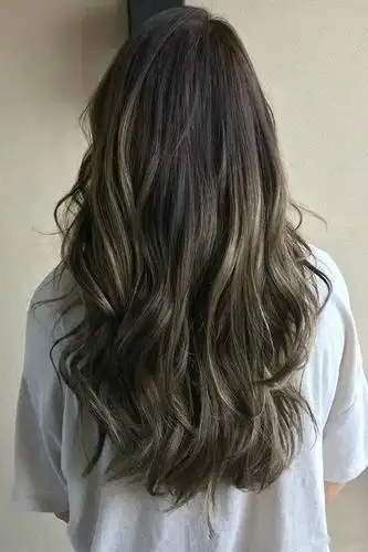 亚麻咖啡色发色玩转时尚圈