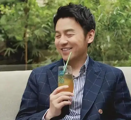 回顾雷佳音吵架吵出个老婆丈母娘是自己粉丝婚后多年无绯闻