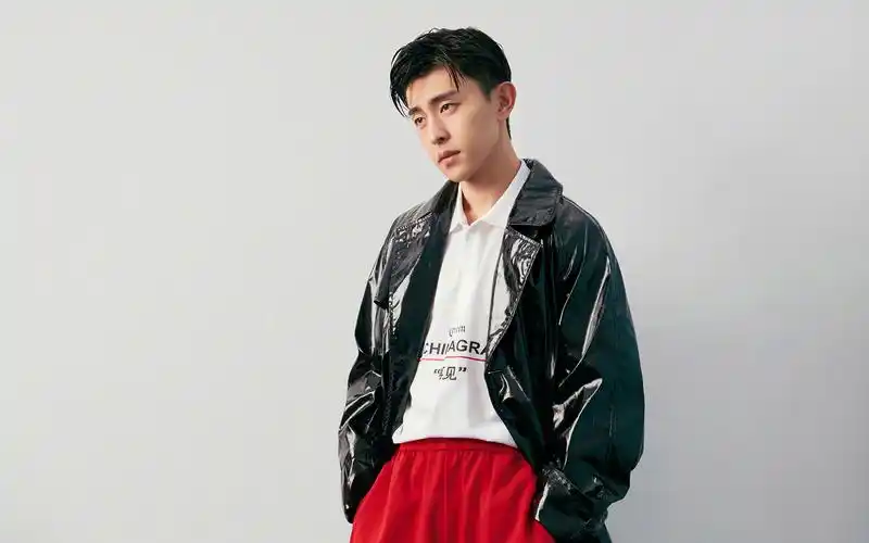 邓伦帅气图片高清电脑壁纸