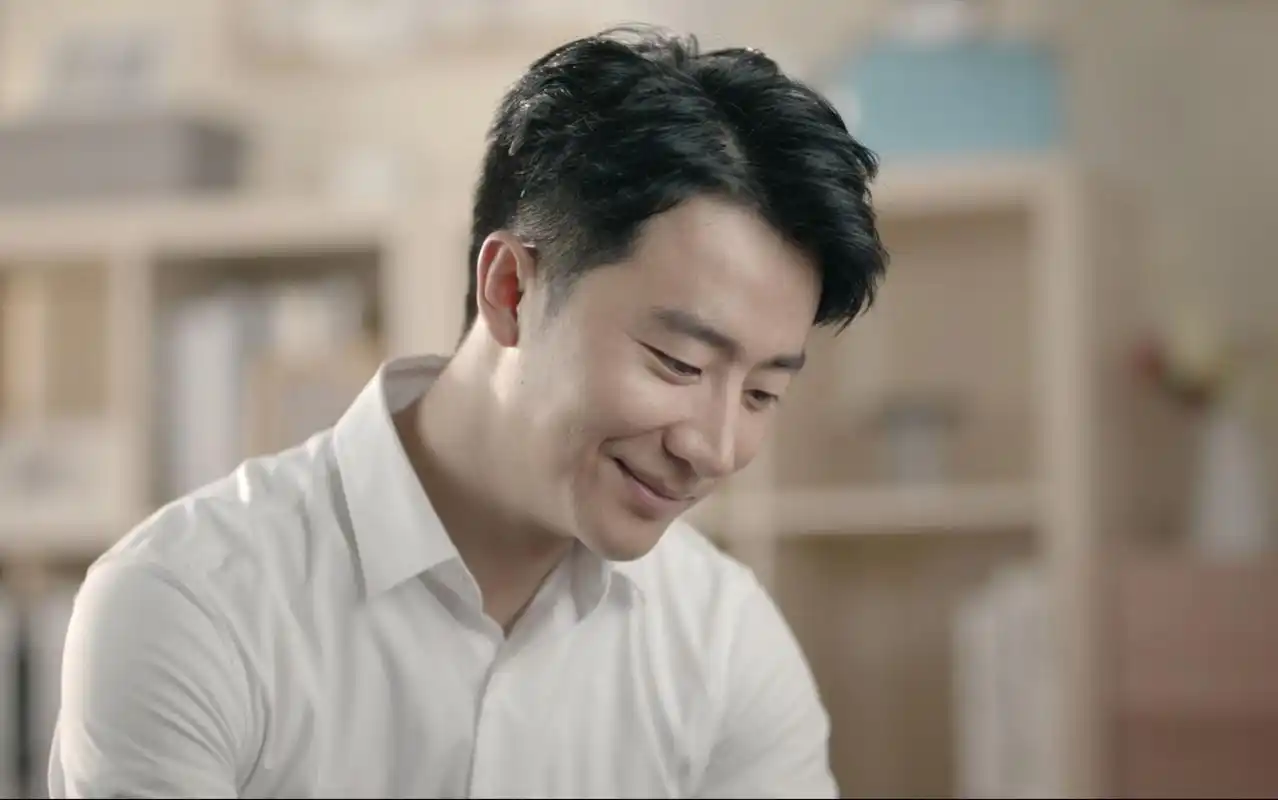 网友喊话李晨女友遭热吻 范冰冰黄轩她杀新戏日本街头亲密