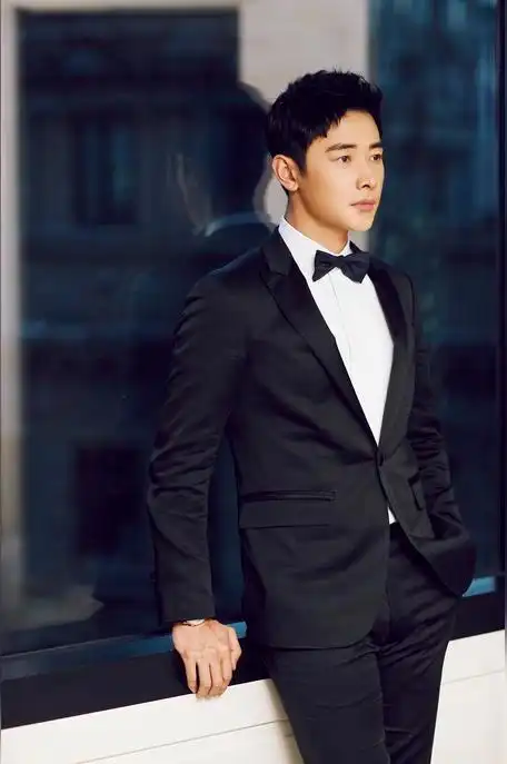 电视剧精品购物指南罗晋写真2012年5月26日出席搜狐财智公益盛典;5月