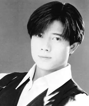 天王郭富城短发发型设计受宠的依旧是蓬松短发