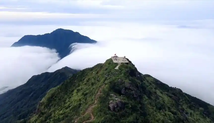 广东珠三角地区最佳云海观赏地--海丰莲花山飞瓦古寺