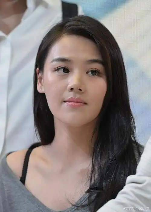 马思纯减肥成功美回颜值巅峰,分享瘦身秘诀而是坚定迈开腿管住嘴