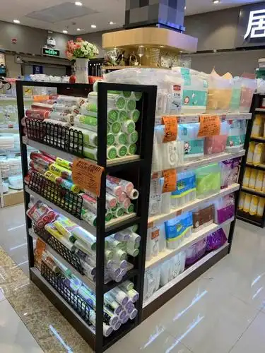 黄浦路一次性用品陈列