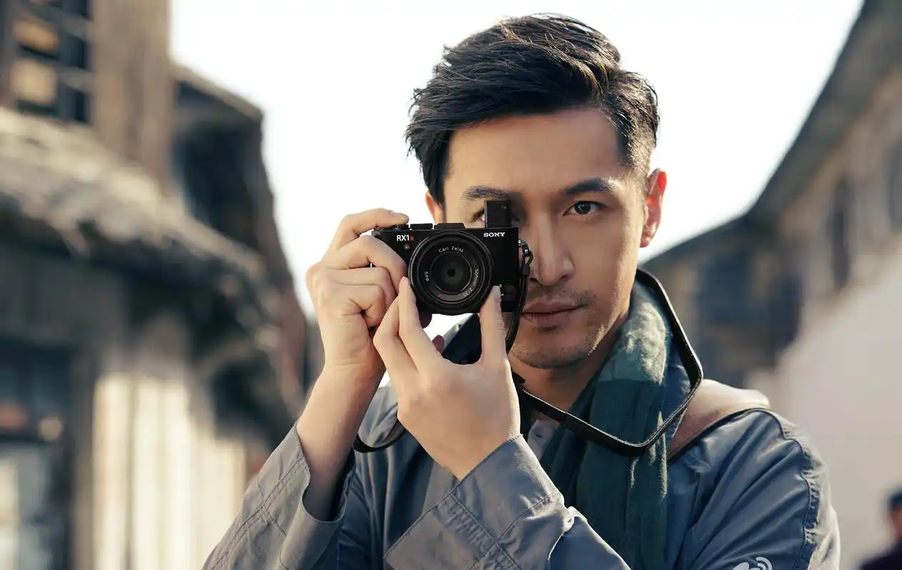 薛佳凝和胡歌还是朋友吗?