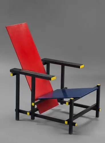 其中有300多件包豪斯经典的设计,所以他就以包豪斯为噱头来卖这批