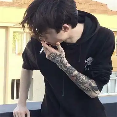 帅气撩人的潮男真人头像2022高清 纹身头像男霸气超吸睛图片_男生头像