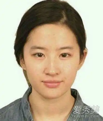 谢娜晒黑白证件照大量明星的素颜证件照曝光亮瞎你的眼