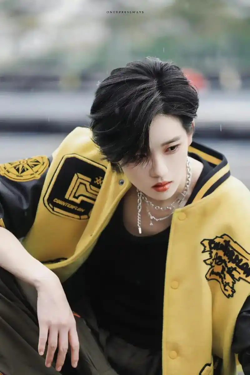 陆柯燃 怎么可以这么帅啊( 00010103o09010103 )