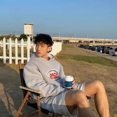 成熟稳重又很帅气魅力男头大_男生头像_美头网