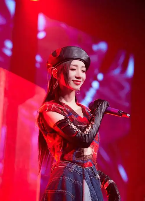 孟美岐夏日岐遇郑州音乐会##孟美岐郑州音乐会舞台照