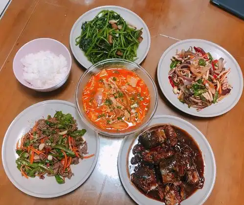 闺蜜来啦,终于有人一起吃饭了