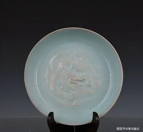 被质疑的汝窑盘,估价超过1200万,蟹爪纹和开片十分精美