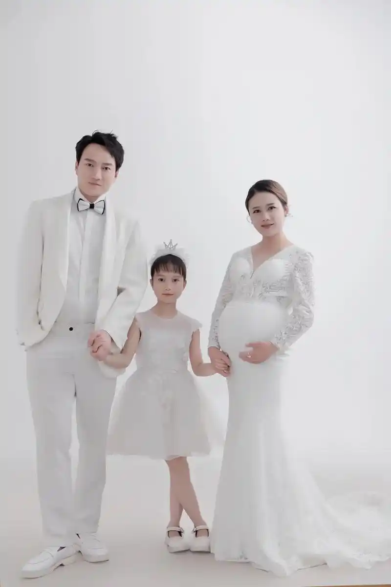 二胎孕妇照留念  炫个腹吧,都说意外来的二胎都是报恩的,转 - 抖音