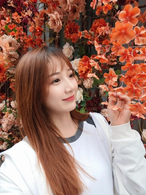 想拍好看的自拍照需要具备很多技能?vivo s9的用户表示完全不用