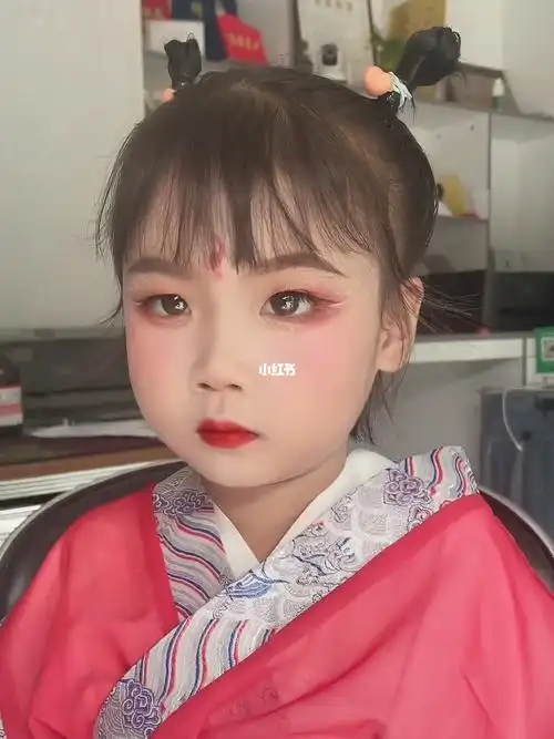 50块的汉服舞台妆容儿童演出舞台妆