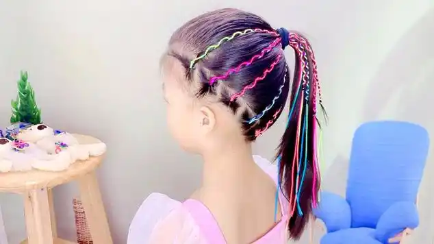 七彩发绳编法,3股辫,彩绳马尾辫|儿童编发|编发教程_网易视频