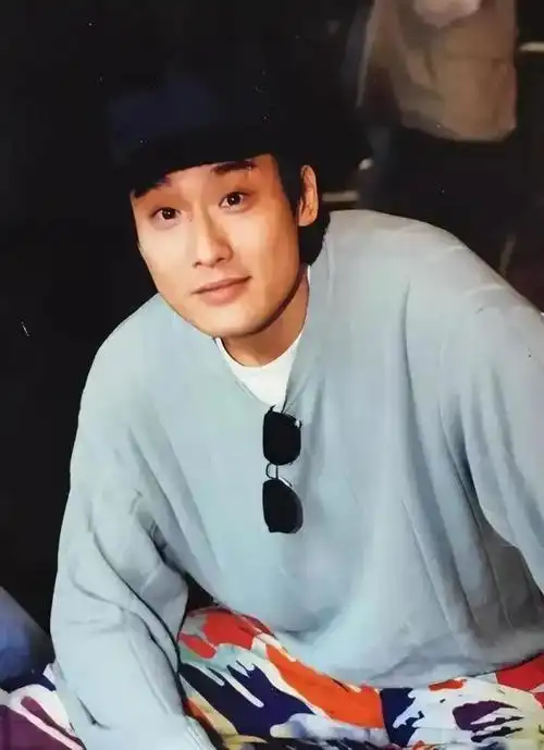 回顾演员梁家辉我这辈子最正确的决定就是娶了一个平凡的妻子