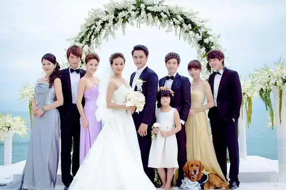 《天使的幸福》婚礼现场主演全家福